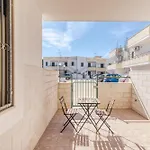 A 100 M Dal Mare * 托雷圣乔万尼乌