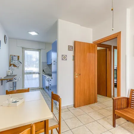 A 100 M Dal Mare Torre San Giovanni