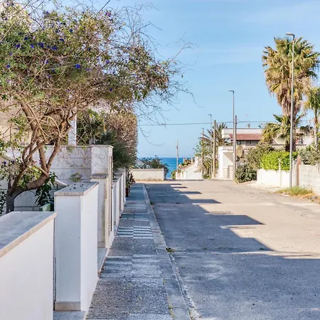 A 100 M Dal Mare * Torre San Giovanni